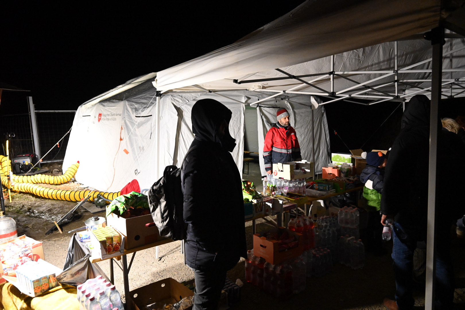 Segítségnyújtó sátrat állított a határnál a Máltai Szeretetszoglálat