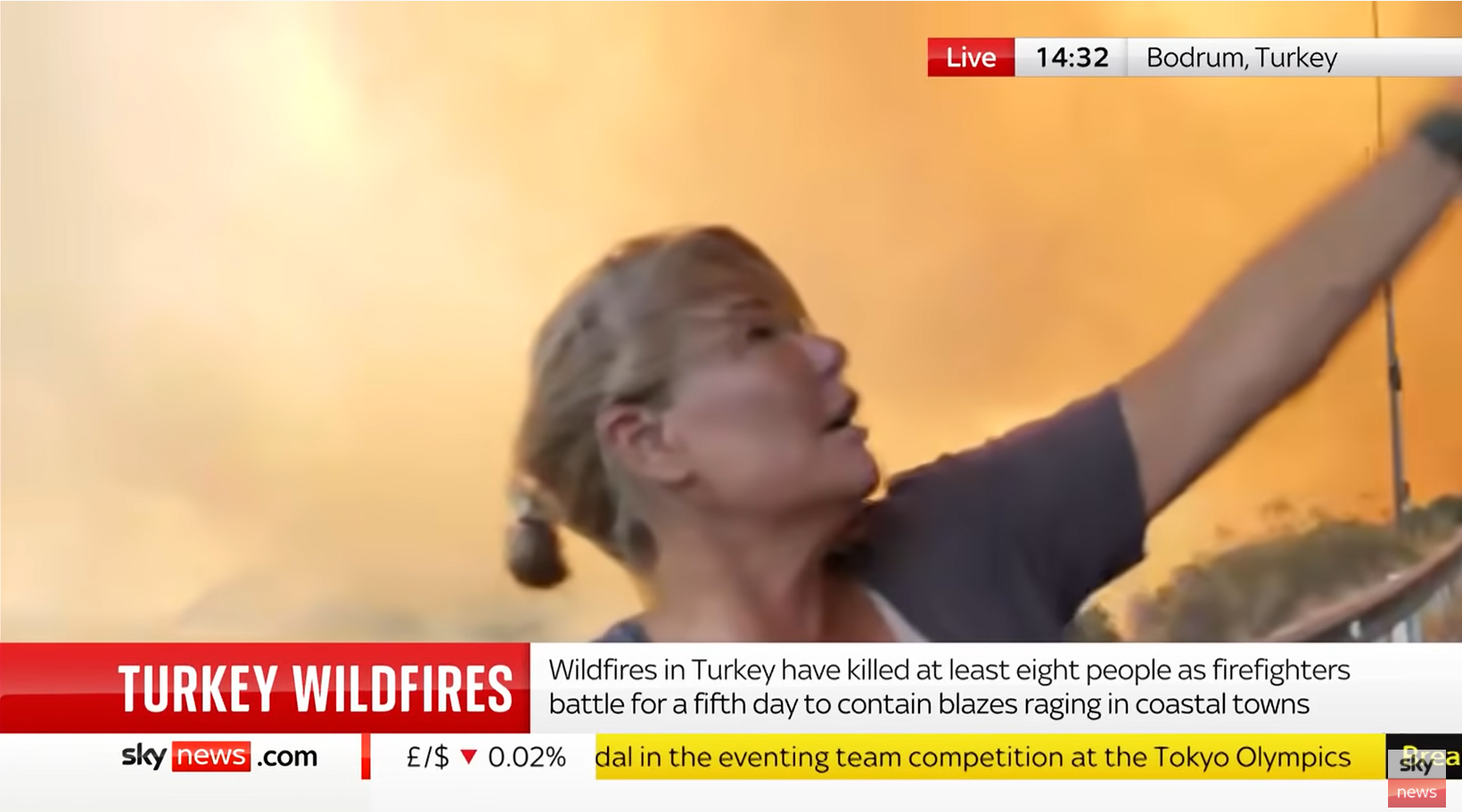 Perzselő lángok mellől tudósított Törökországból a Skynews riportere