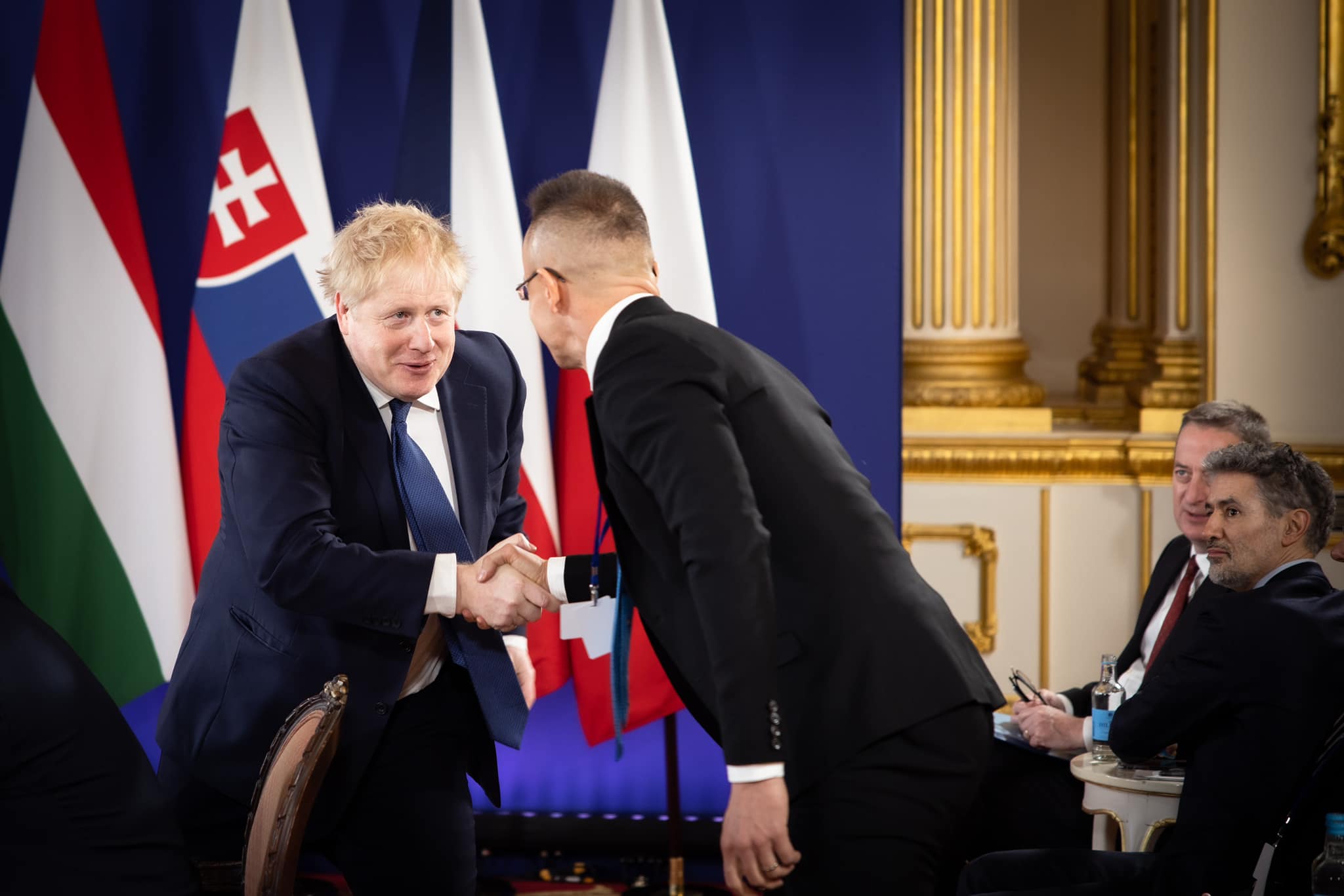 Kevesebbet kell sorbanállniuk a Nagy-Britanniában élő magyaroknak a szavazáskor
