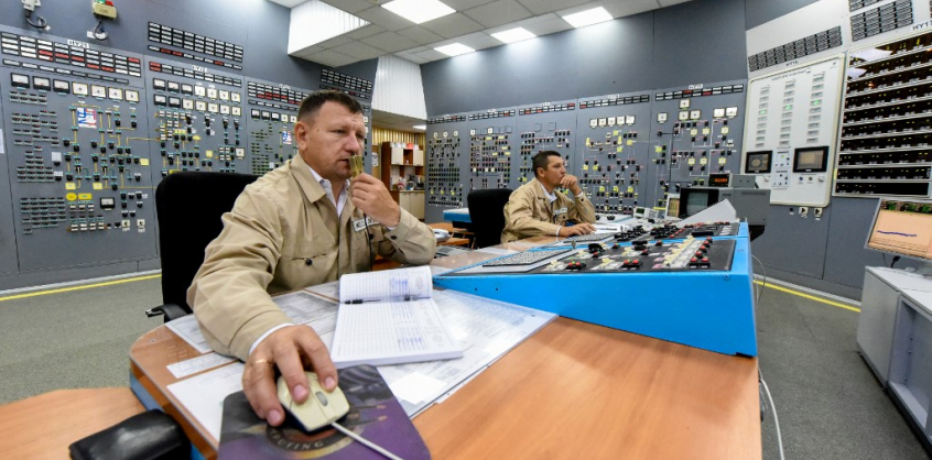 Tűzérségi támadás vágta el a hálózattól a zaporizzsjai atomerőművet